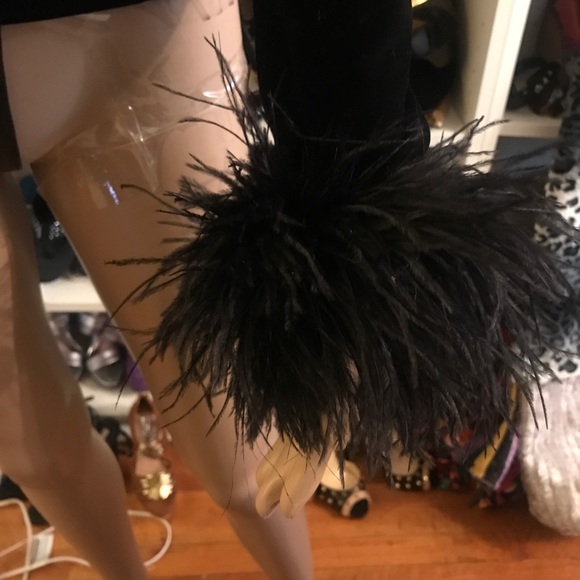 Black Velvet V-neck Top - Picture 4 of 8